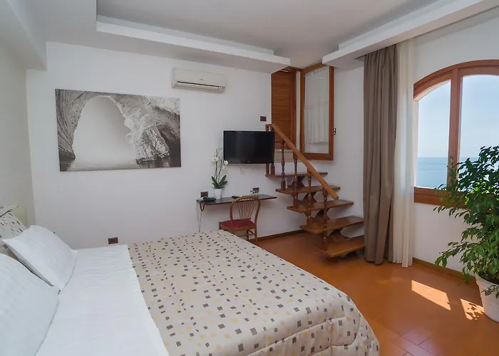 Scapone ホテル 4*